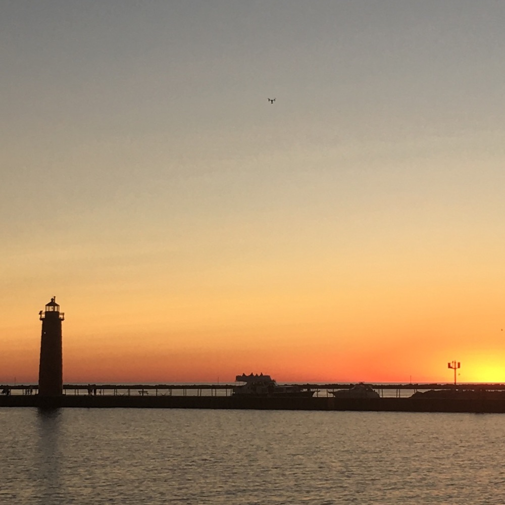 Meet your Poshers, Christian & Violet